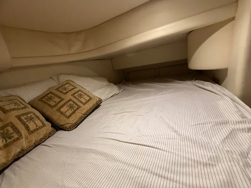 Slide: The Image of Bayliner 3488 Motoryacht 2002 - 89