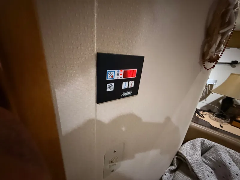 Slide: The Image of Bayliner 3488 Motoryacht 2002 - 91