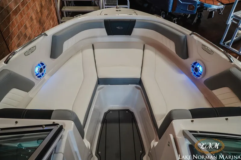 Slide: The Image of Chaparral 21 SSi 2023 - 12