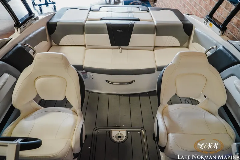 Slide: The Image of Chaparral 21 SSi 2023 - 14