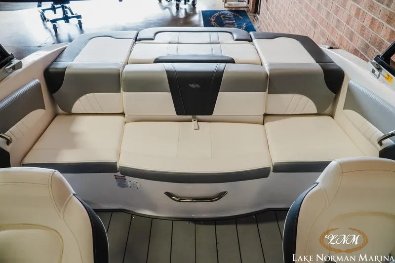 Slide: The Image of Chaparral 21 SSi 2023 - 15