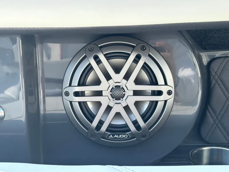 Slide: The Image of Cobalt R6 2025 - 804