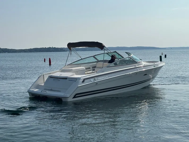 Slide: The Image of Formula 280 Bowrider 1998 - 914