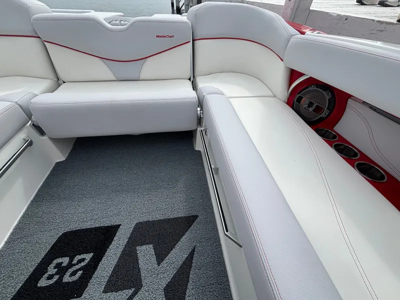 Slide: The Image of MasterCraft XT23 2019 - 246
