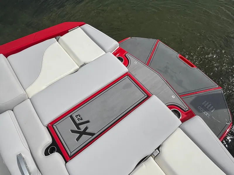 Slide: The Image of MasterCraft XT23 2019 - 263