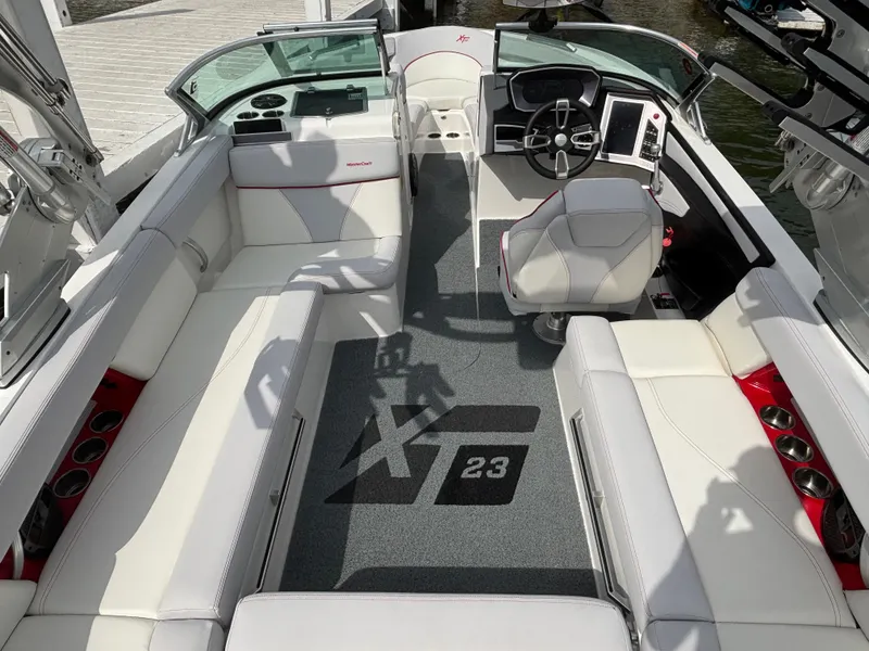 Slide: The Image of MasterCraft XT23 2019 - 283