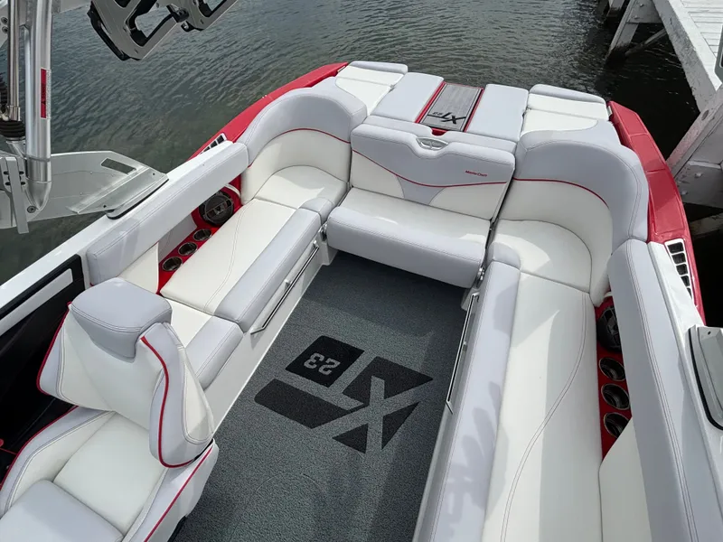 Slide: The Image of MasterCraft XT23 2019 - 319
