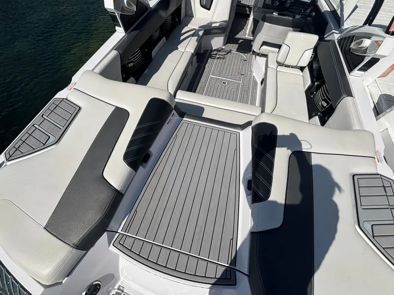 Slide: The Image of Nautique G23 2013 - 922