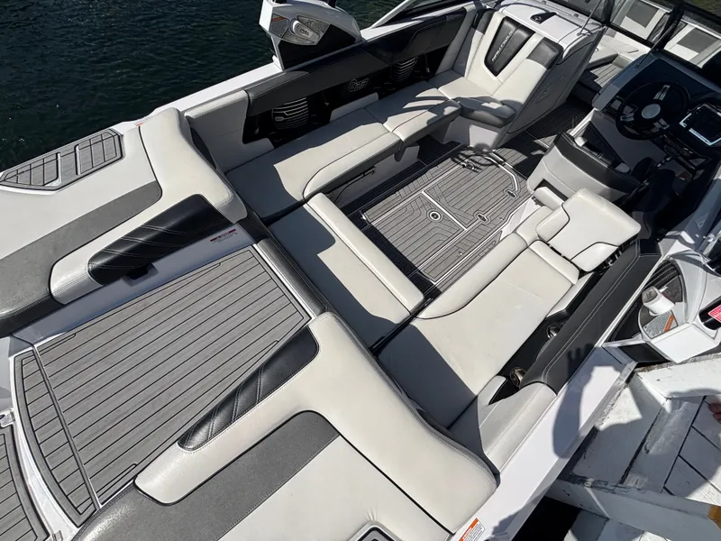 Slide: The Image of Nautique G23 2013 - 923