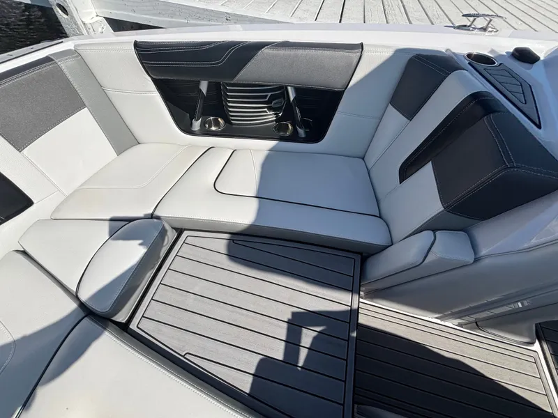 Slide: The Image of Nautique G23 2013 - 932