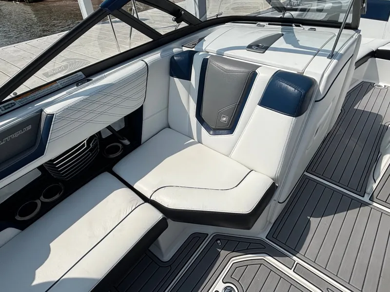 Slide: The Image of Nautique Super Air Nautique G23 2017 - 575