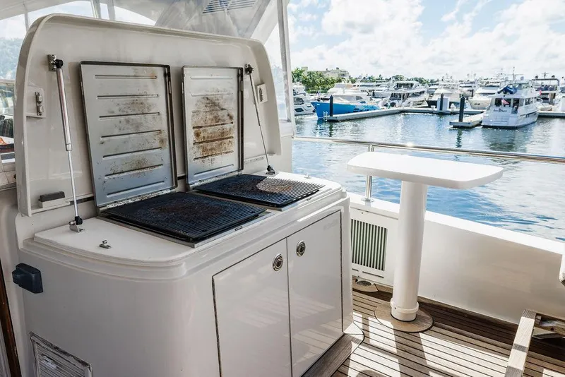 Slide: The Image of Hatteras 80 Motor Yacht 2013 - 100