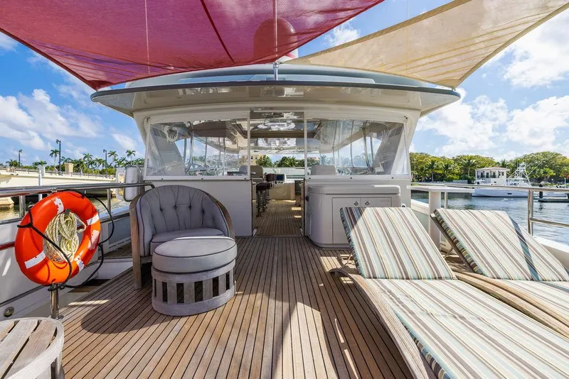 Slide: The Image of Hatteras 80 Motor Yacht 2013 - 101