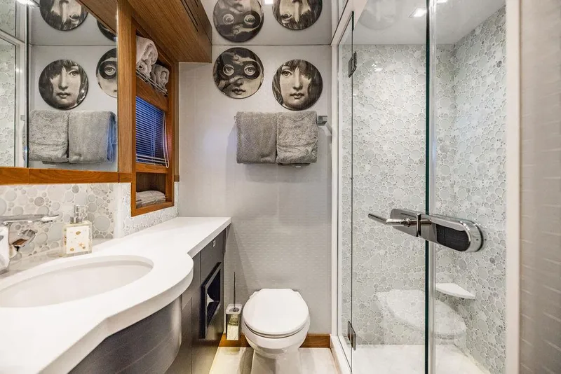 Slide: The Image of Hatteras 80 Motor Yacht 2013 - 113