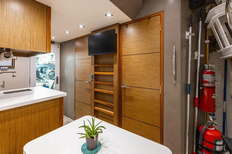 Slide: The Image of Hatteras 80 Motor Yacht 2013 - 167