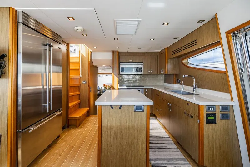 Slide: The Image of Hatteras 80 Motor Yacht 2013 - 58