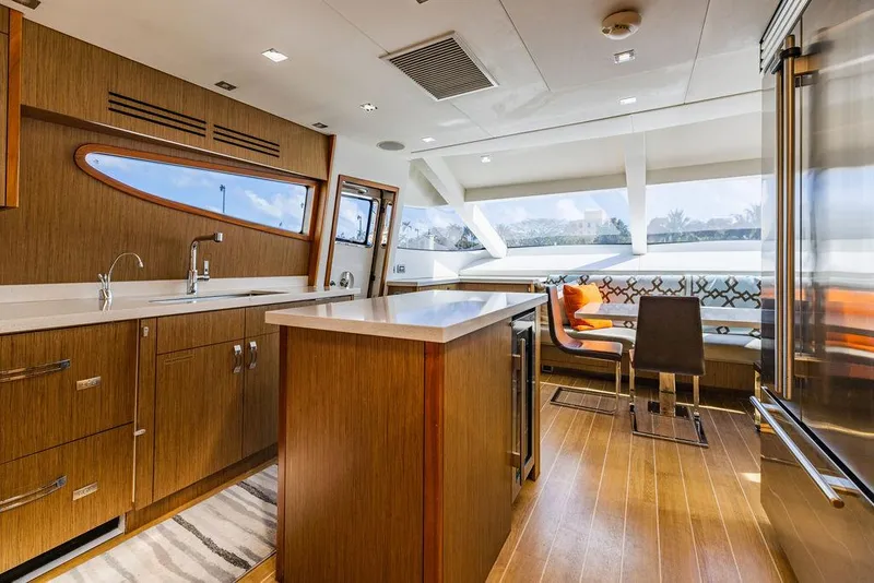 Slide: The Image of Hatteras 80 Motor Yacht 2013 - 66