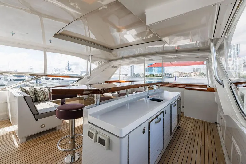 Slide: The Image of Hatteras 80 Motor Yacht 2013 - 79