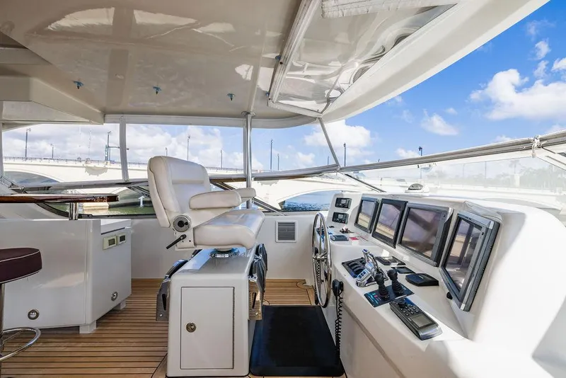 Slide: The Image of Hatteras 80 Motor Yacht 2013 - 83