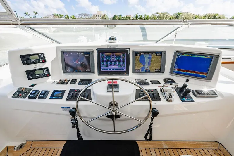 Slide: The Image of Hatteras 80 Motor Yacht 2013 - 84