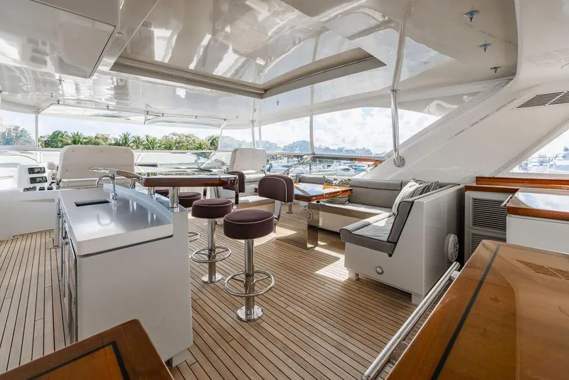 Slide: The Image of Hatteras 80 Motor Yacht 2013 - 95