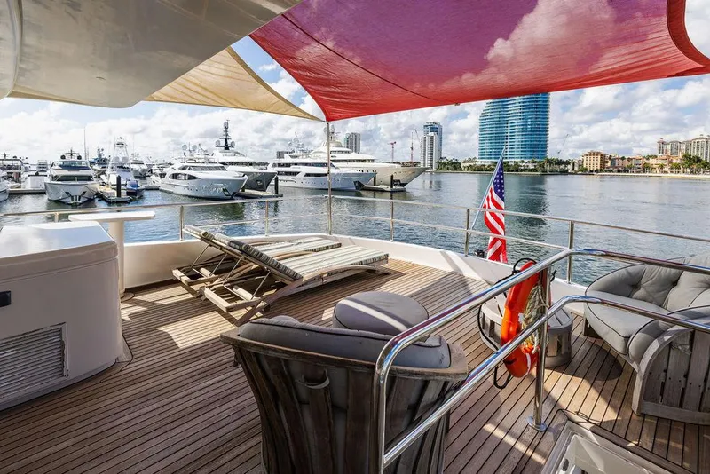 Slide: The Image of Hatteras 80 Motor Yacht 2013 - 98