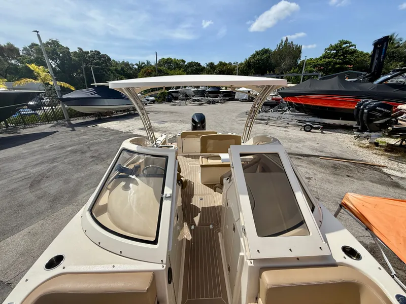 Slide: The Image of Scout 235 Dorado 2021 - 13