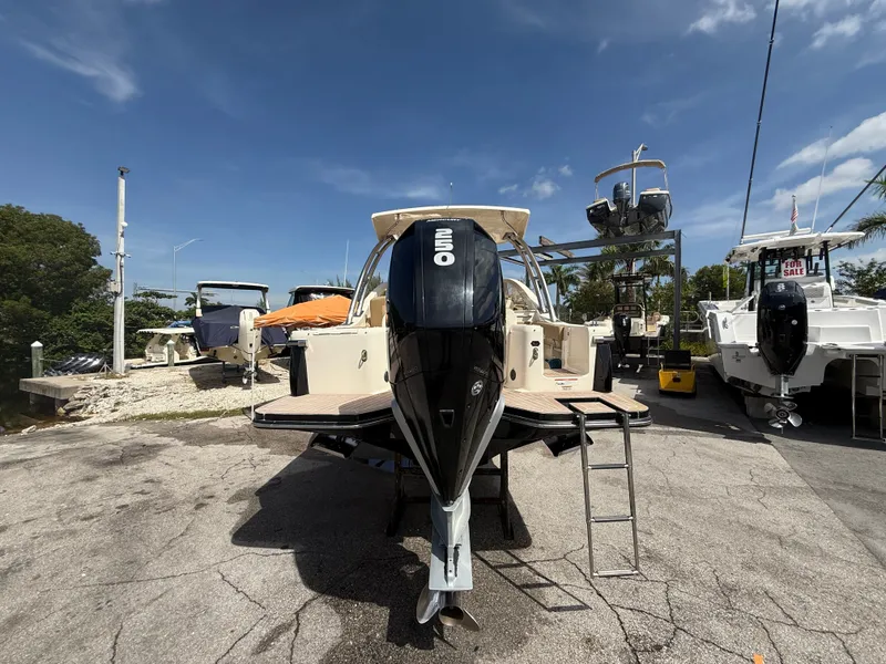 Slide: The Image of Scout 235 Dorado 2021 - 16