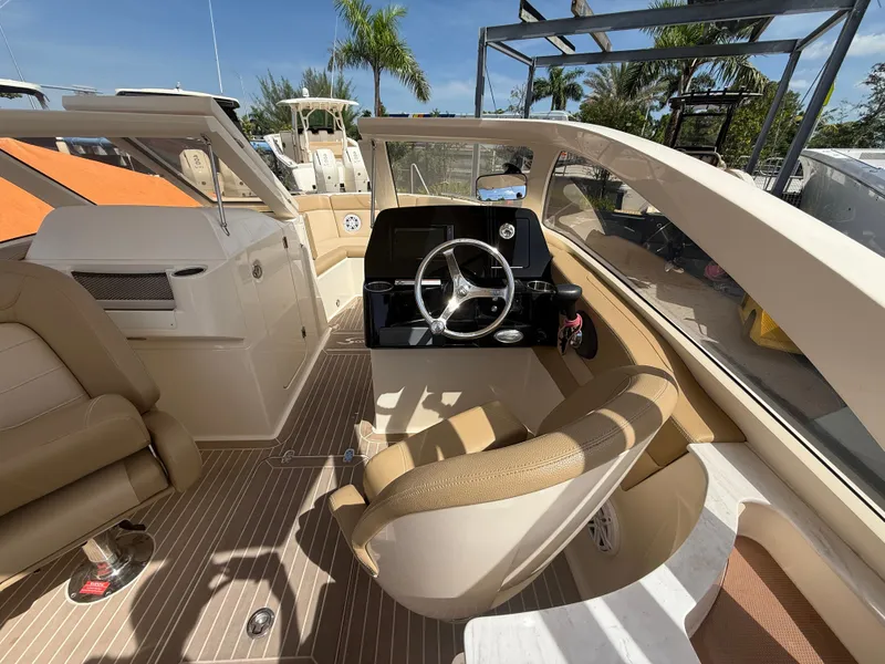 Slide: The Image of Scout 235 Dorado 2021 - 2