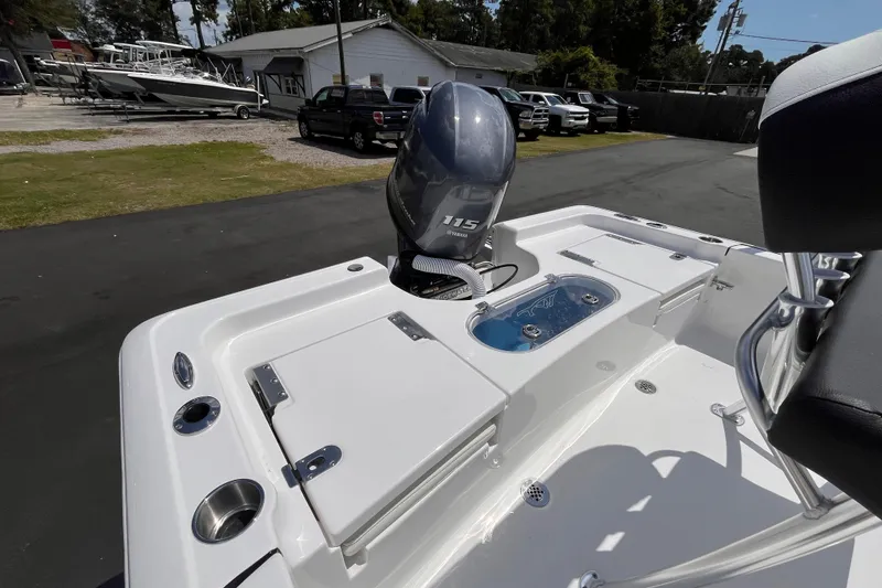 Slide: The Image of 2026 Tidewater 1910 Bay Max boat with Yamaha 115 engine, featuring sleek deck design. - 5