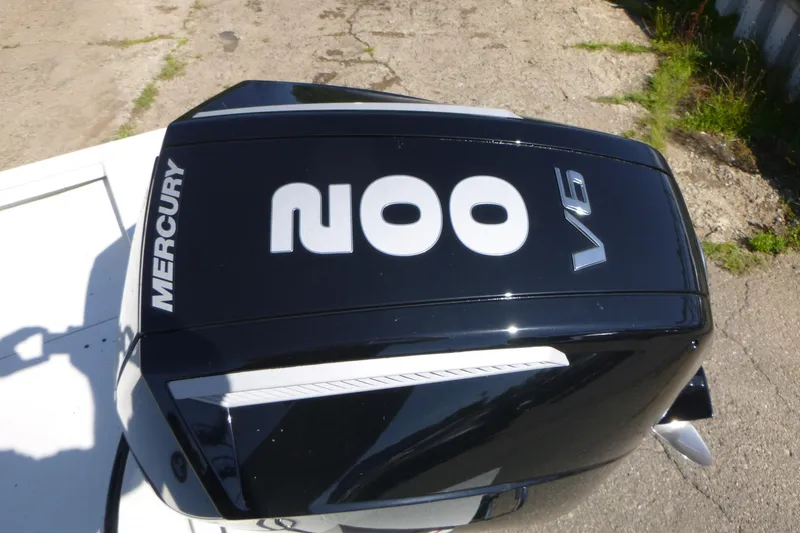 Slide: The Image of Mercury 200 V6 outboard engine on Ranger RB210, 2025 model. - 17