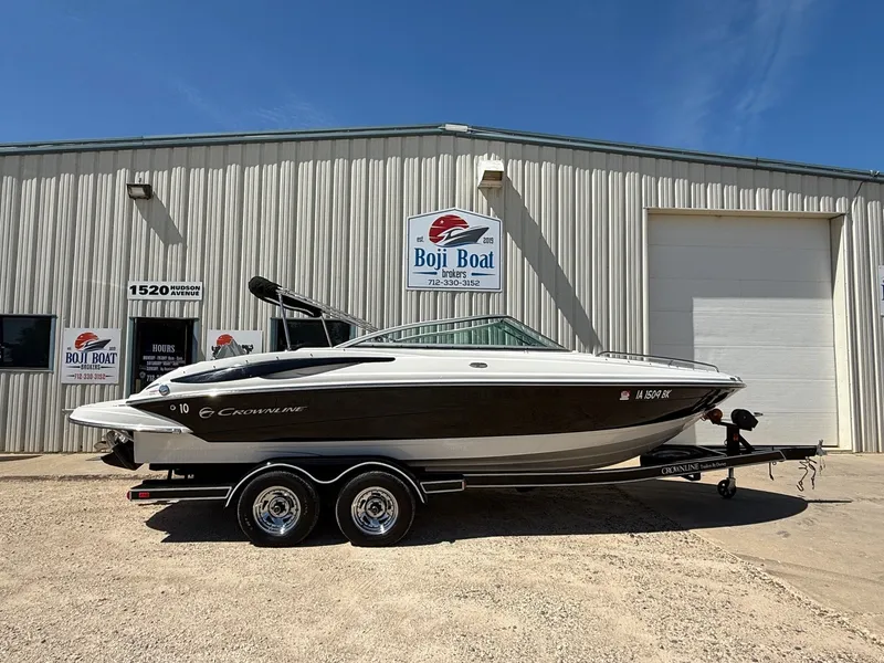 Slide: The Image of Crownline Boats 220 LS 2008 - 0