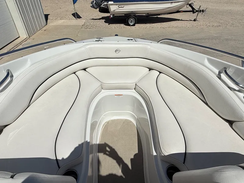 Slide: The Image of Crownline Boats 220 LS 2008 - 11