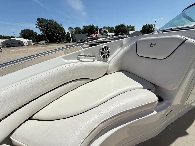 Slide: The Image of Crownline Boats 220 LS 2008 - 12