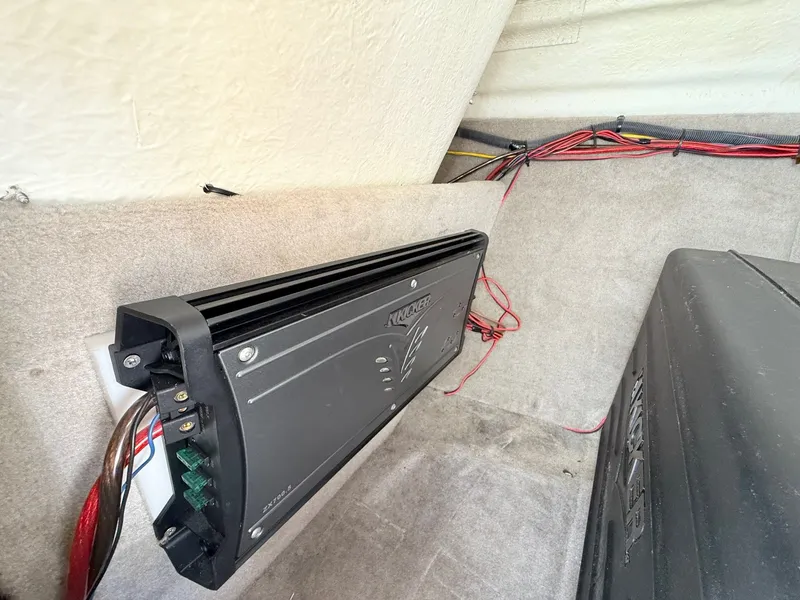 Slide: The Image of Crownline Boats 220 LS 2008 - 14