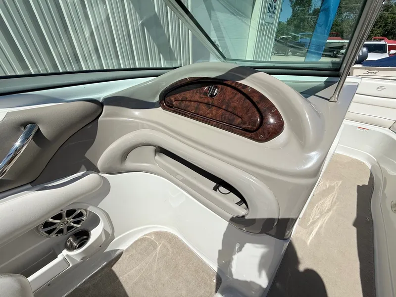 Slide: The Image of Crownline Boats 220 LS 2008 - 19