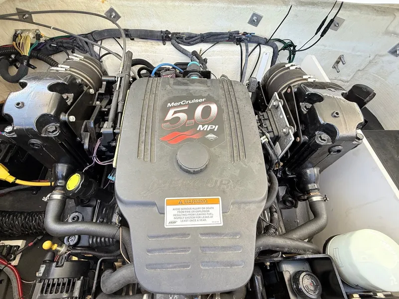 Slide: The Image of Crownline Boats 220 LS 2008 - 24