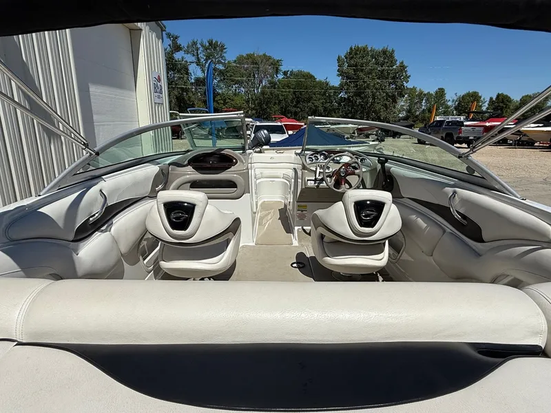 Slide: The Image of Crownline Boats 220 LS 2008 - 7
