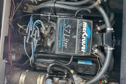 Slide: The Image of Engine of 1988 Penn Yan Predator 288 with MerCruiser 5.7L Blue Water Inboard. - 28