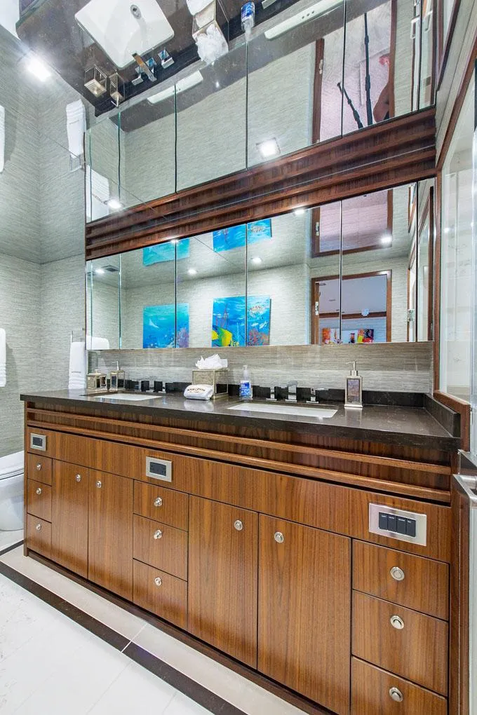 Slide: The Image of Master Head - 23