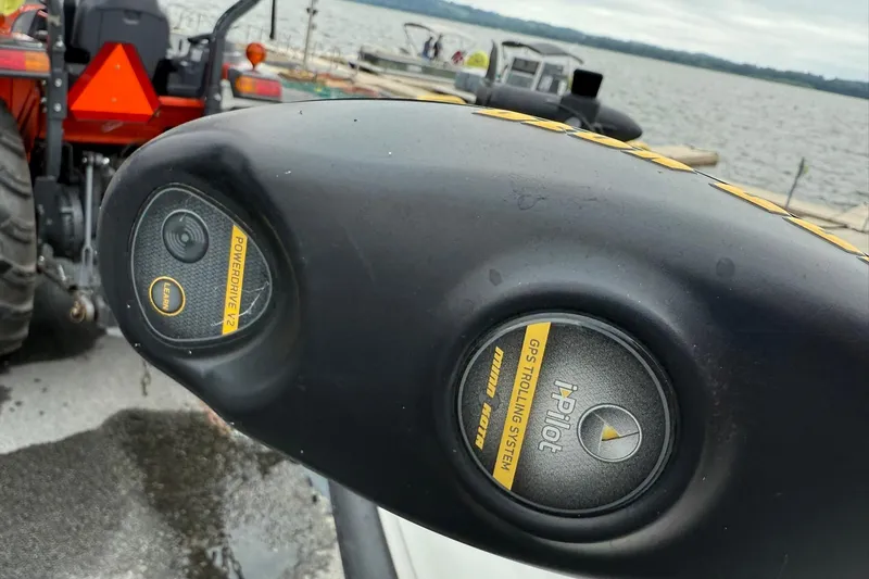 Slide: The Image of Close-up of Minn Kota i-Pilot GPS trolling system on 2014 Crestliner 1850 Sportfish boat. - 12