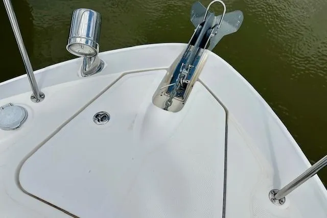 Slide: The Image of Bow of 2014 Sea Ray 350 Sundancer with anchor and navigation light. - 9