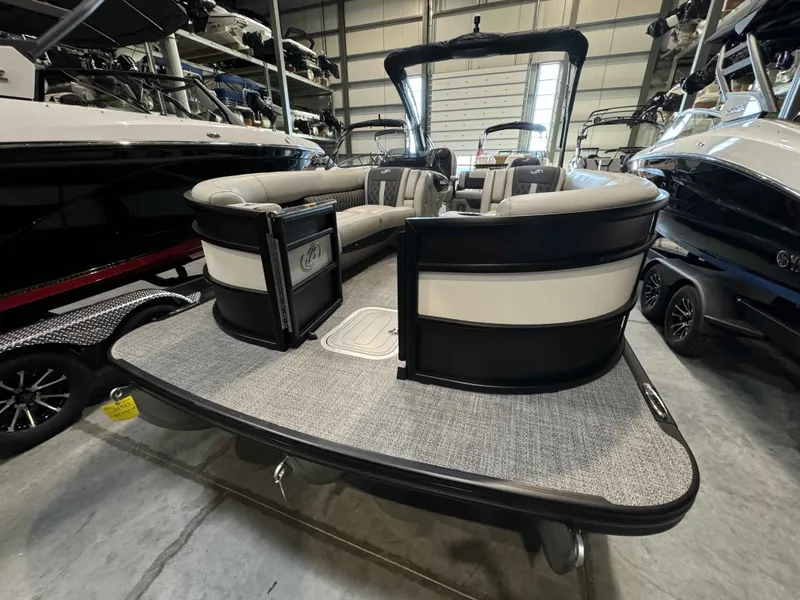 Slide: The Image of Barletta LUSSO 25UCAT 2026 with twin Mercury 400 outboard engines. - 13