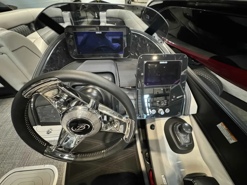 Slide: The Image of Interior of 2026 Barletta LUSSO 25UCAT with modern dashboard. - 21
