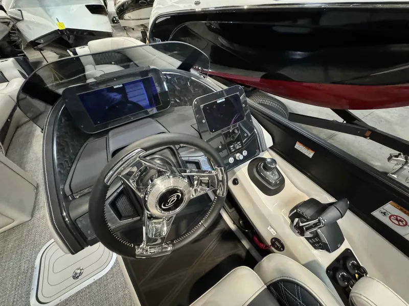 Slide: The Image of Interior view of Barletta LUSSO 25UCAT 2026 helm. - 22