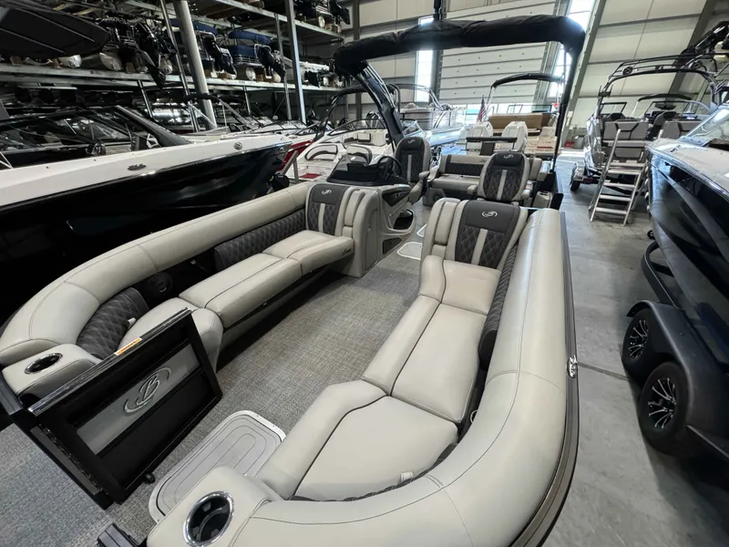 Slide: The Image of Interior of 2026 Barletta LUSSO 25UCAT pontoon boat. - 31