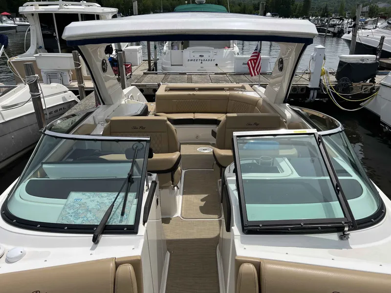 Slide: The Image of Sea Ray 310SLX 2020 - 20