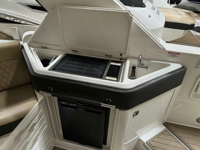 Slide: The Image of Sea Ray 310SLX 2020 - 8