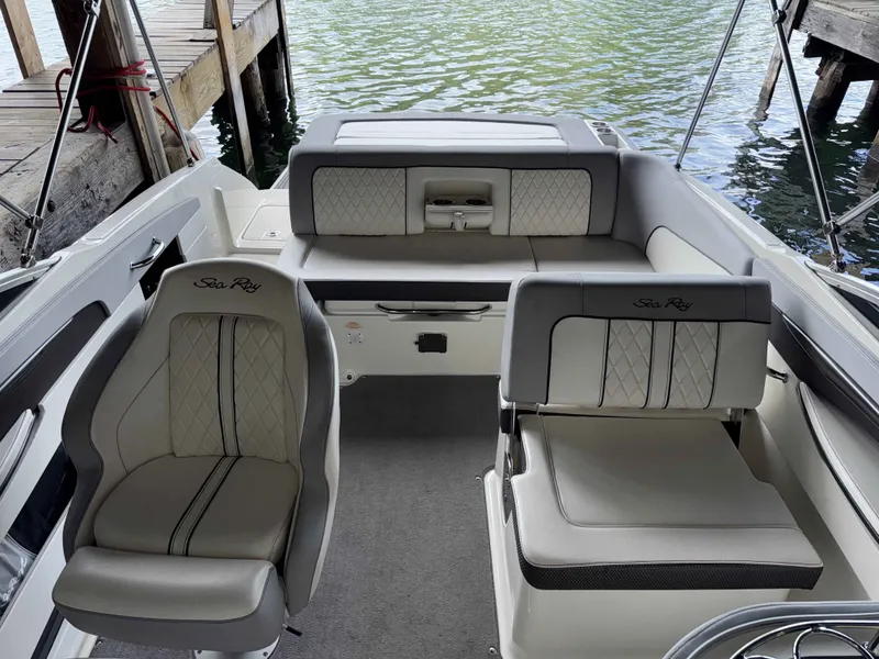 Slide: The Image of Sea Ray 240 Sundeck 2016 - 6