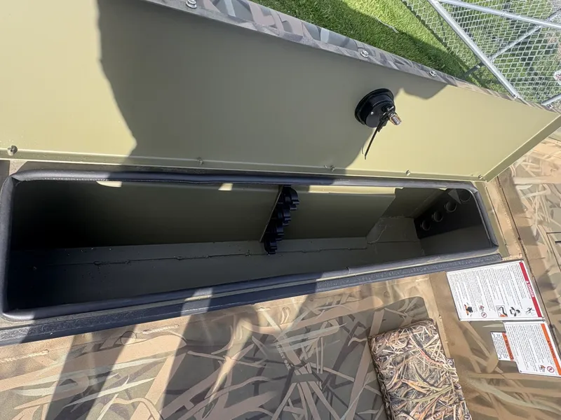 Slide: The Image of Crestliner 2070 RETRIEVER SIDE CONSOLE HEAVY DUTY 2026 - 11